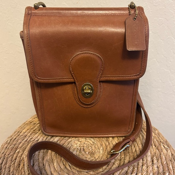 Coach Handbags - SOLD! 🖤 Vintage Coach Leather Crossbody Bag with Turn Lock